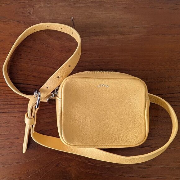 Levi's Diana Belt Waist Bag Butter Yellow Leather NWOT Hip Adjustable Fanny Pack - Picture 1 of 4
